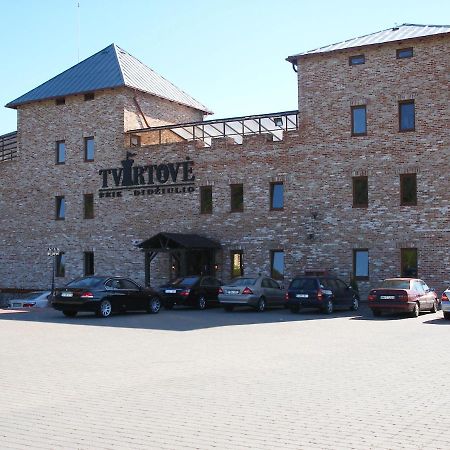 Tvirtove Prie Didziulio Hotel Dėdeliškės Екстериор снимка