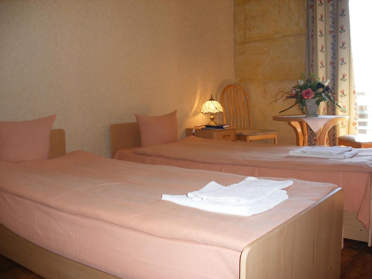 Tvirtove Prie Didziulio Hotel Dėdeliškės Екстериор снимка
