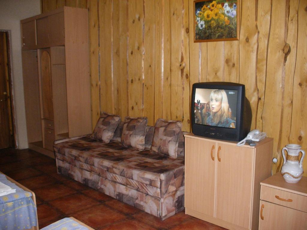 Tvirtove Prie Didziulio Hotel Dėdeliškės Стая снимка