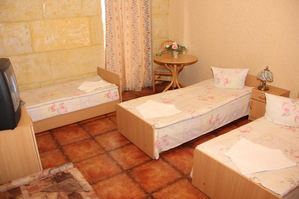 Tvirtove Prie Didziulio Hotel Dėdeliškės Стая снимка