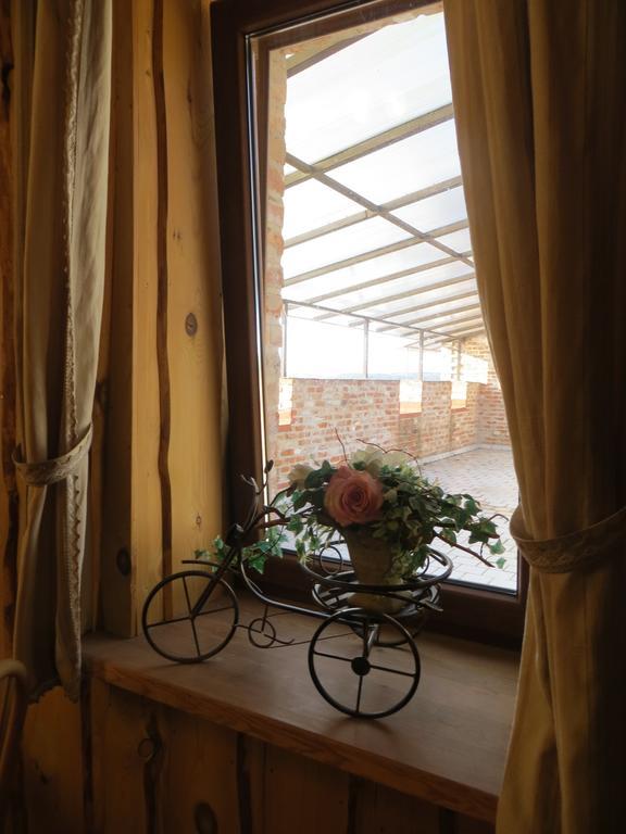 Tvirtove Prie Didziulio Hotel Dėdeliškės Стая снимка
